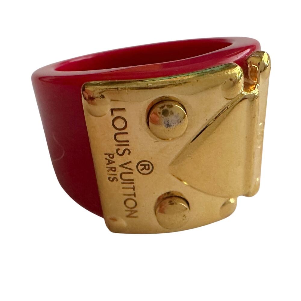 Louis Vuitton LockMe Fuchsia Resin Gold Tone Ring
